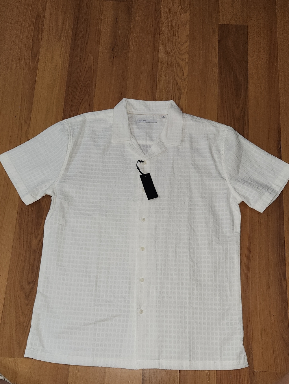 Men's White Short-Sleeve Button-Up Shirt